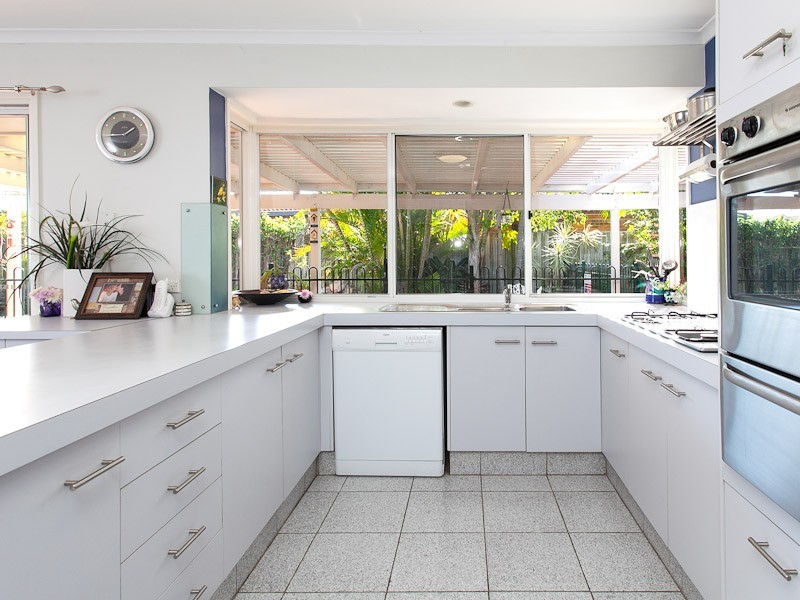 16 Eucalyptus Place, Albany Creek QLD 4035