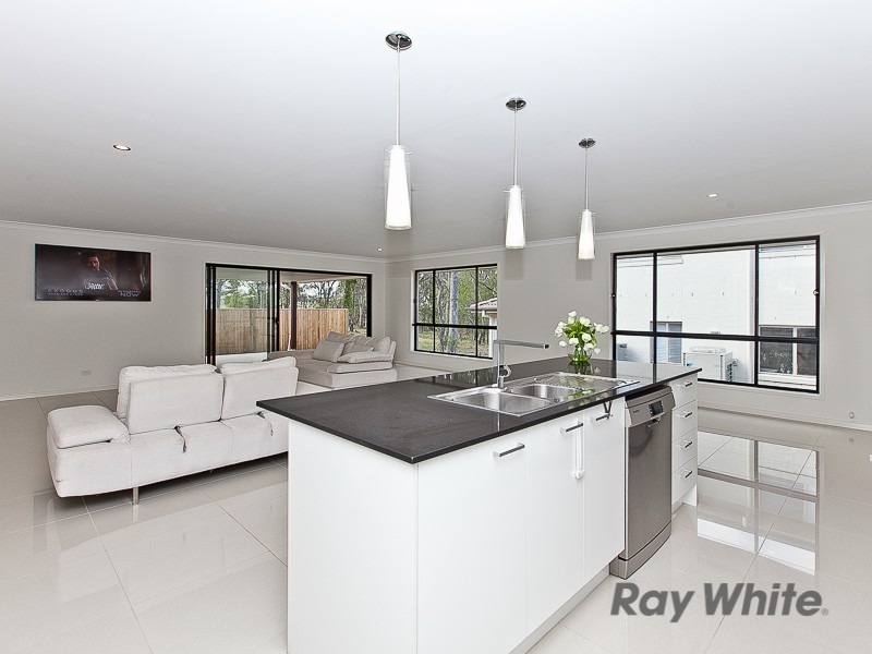 4 Honour Place, Bridgeman Downs QLD 4035