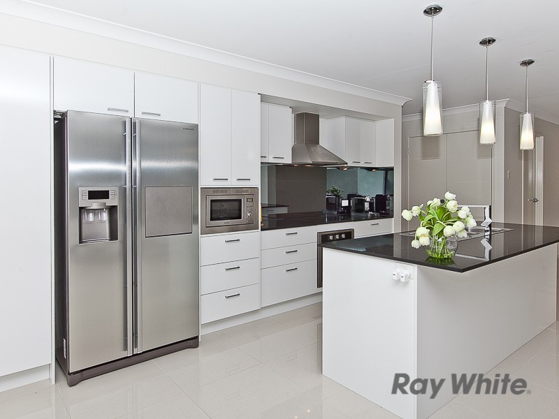 4 Honour Place, Bridgeman Downs QLD 4035