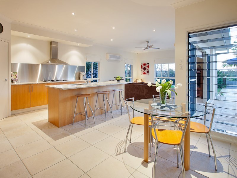 15 Meranti Crescent, Albany Creek QLD 4035