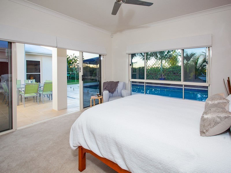 15 Meranti Crescent, Albany Creek QLD 4035