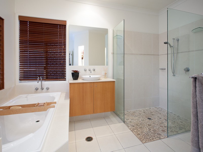 15 Meranti Crescent, Albany Creek QLD 4035