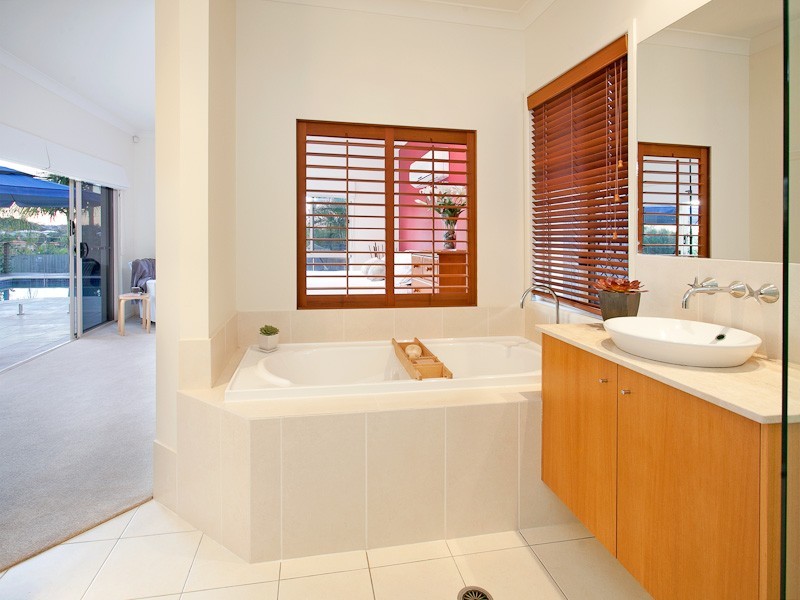 15 Meranti Crescent, Albany Creek QLD 4035