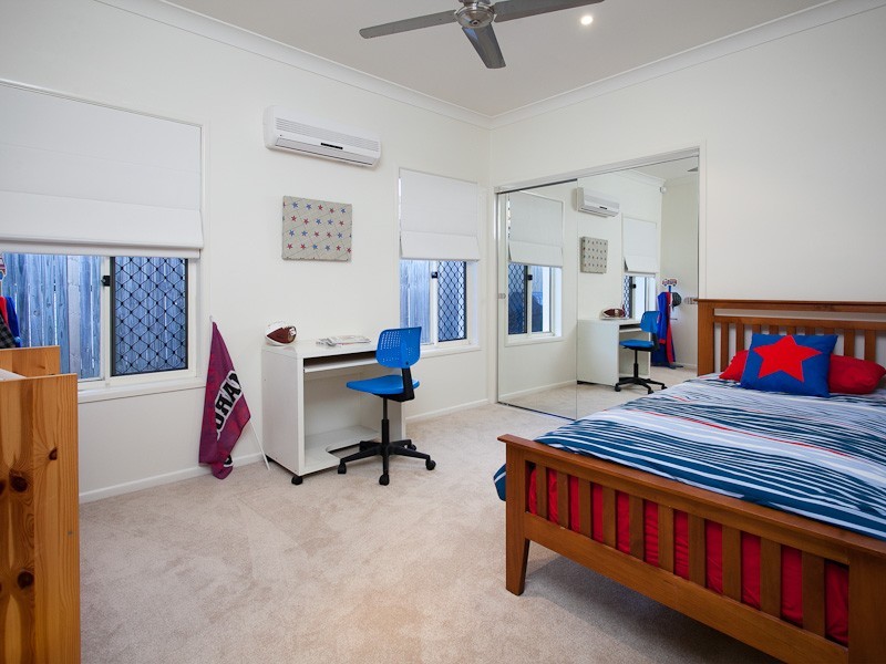 15 Meranti Crescent, Albany Creek QLD 4035