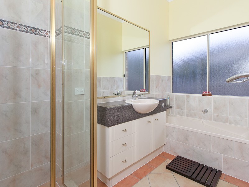 23 Silkyoak Way, Albany Creek QLD 4035