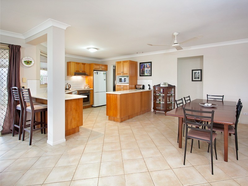 9 Mascotte Court, Eatons Hill QLD 4037