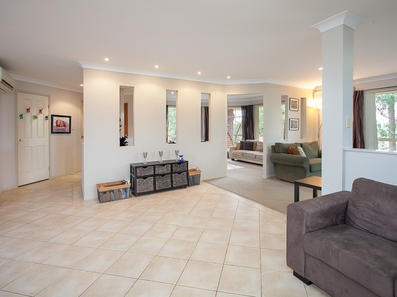 9 Mascotte Court, Eatons Hill QLD 4037