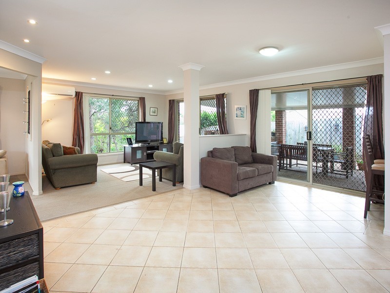 9 Mascotte Court, Eatons Hill QLD 4037