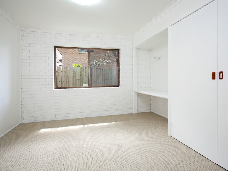 49 Folkstone Avenue, Albany Creek QLD 4035