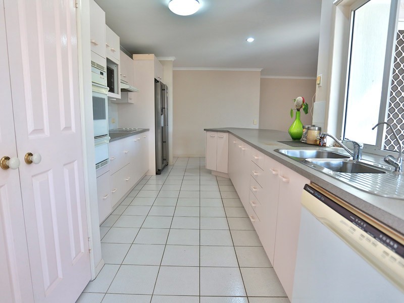 61 Balcara Avenue, Carseldine QLD 4034