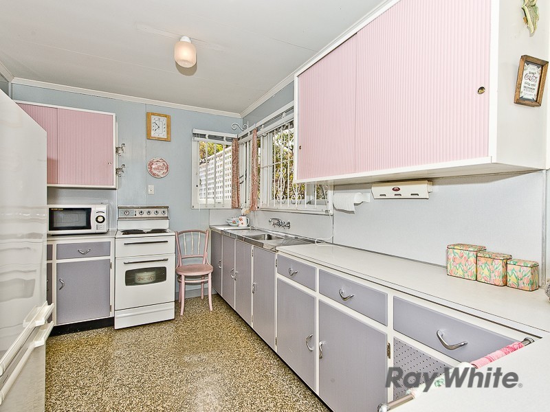 4 Michel Road, Scarborough QLD 4020