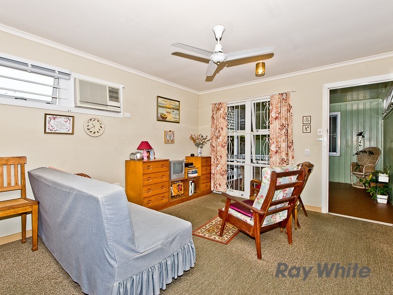 4 Michel Road, Scarborough QLD 4020