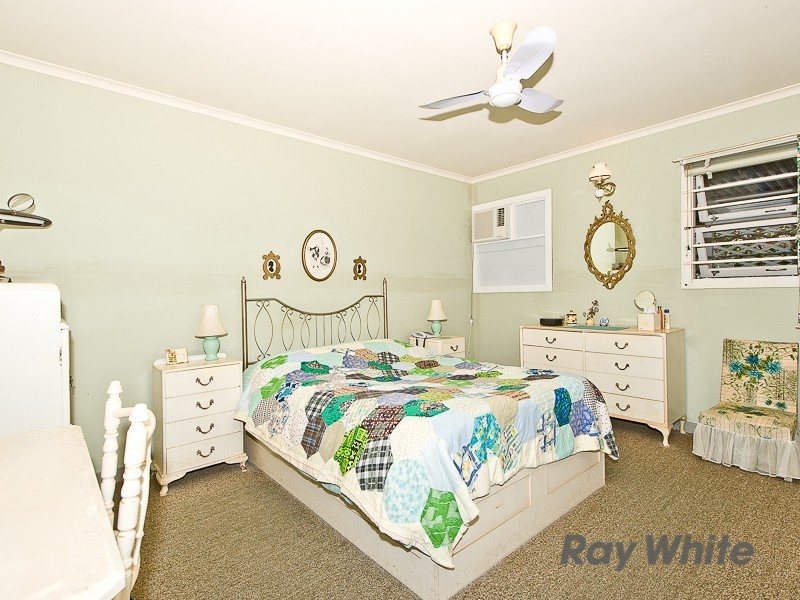 4 Michel Road, Scarborough QLD 4020