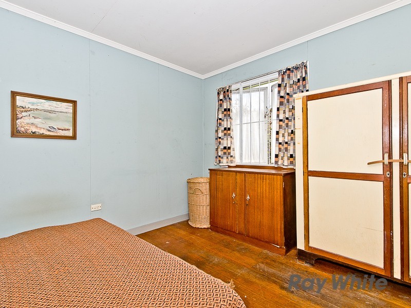 4 Michel Road, Scarborough QLD 4020