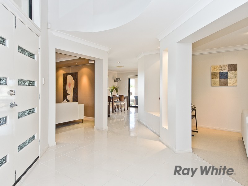 5 Quandong Crescent, Arana Hills QLD 4054