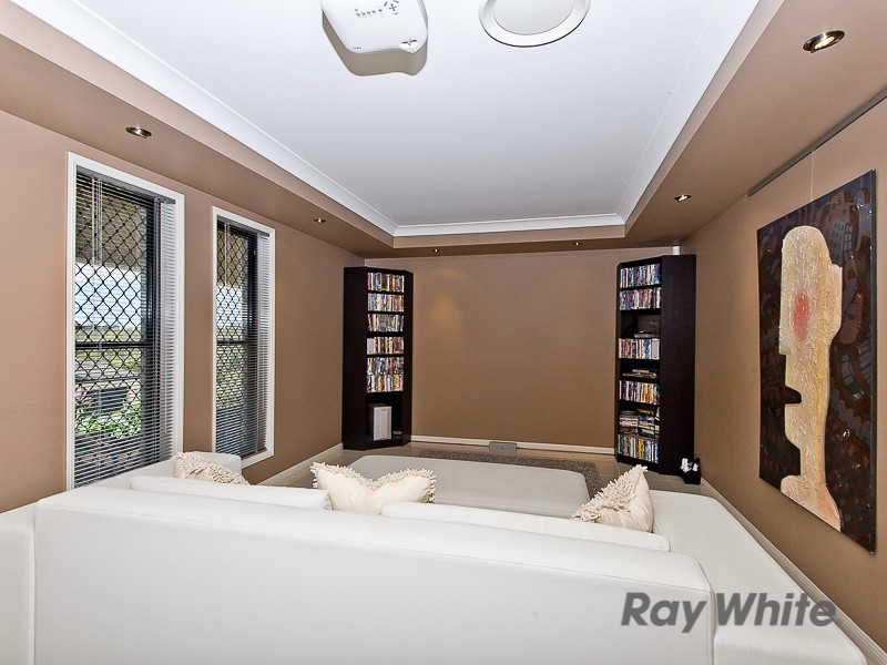 5 Quandong Crescent, Arana Hills QLD 4054