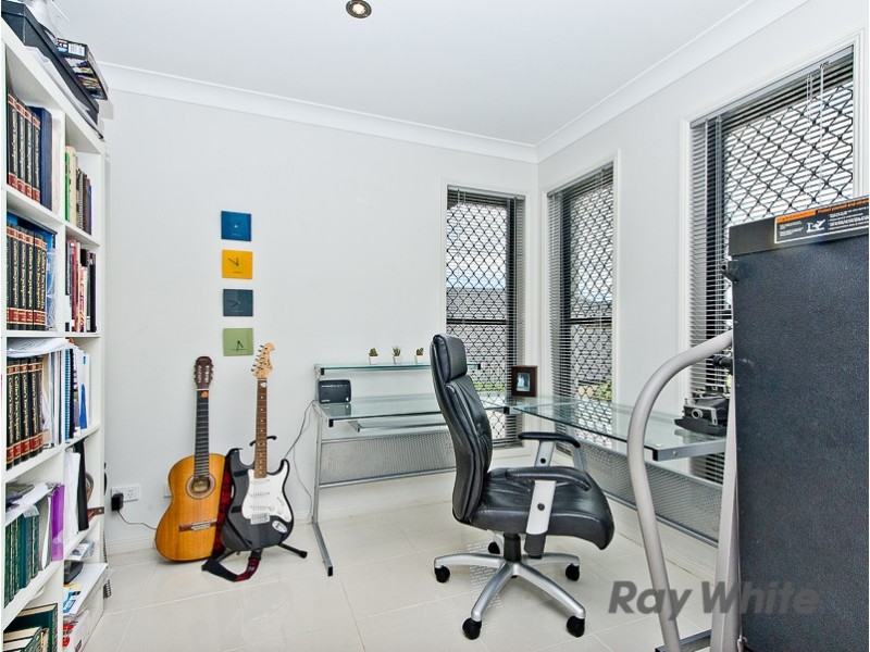 5 Quandong Crescent, Arana Hills QLD 4054