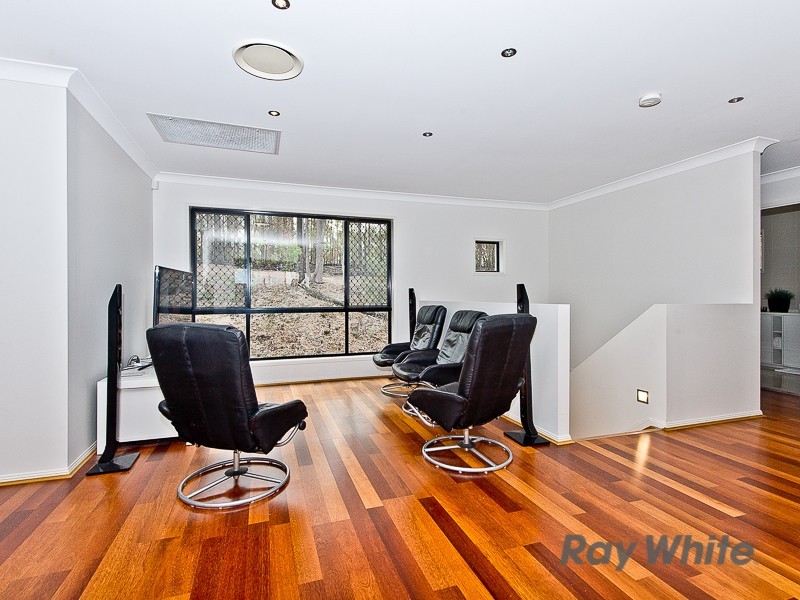 5 Quandong Crescent, Arana Hills QLD 4054