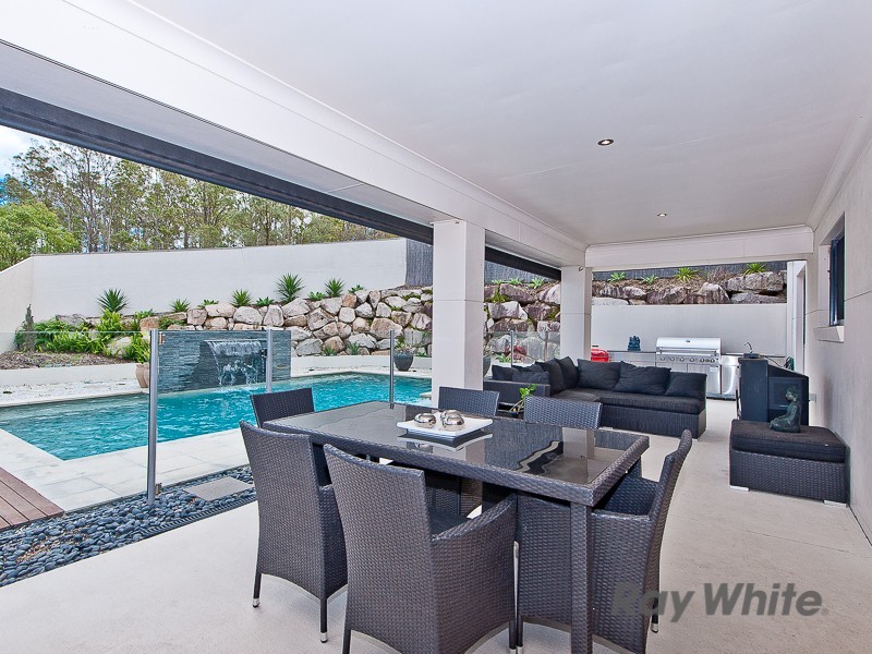 5 Quandong Crescent, Arana Hills QLD 4054