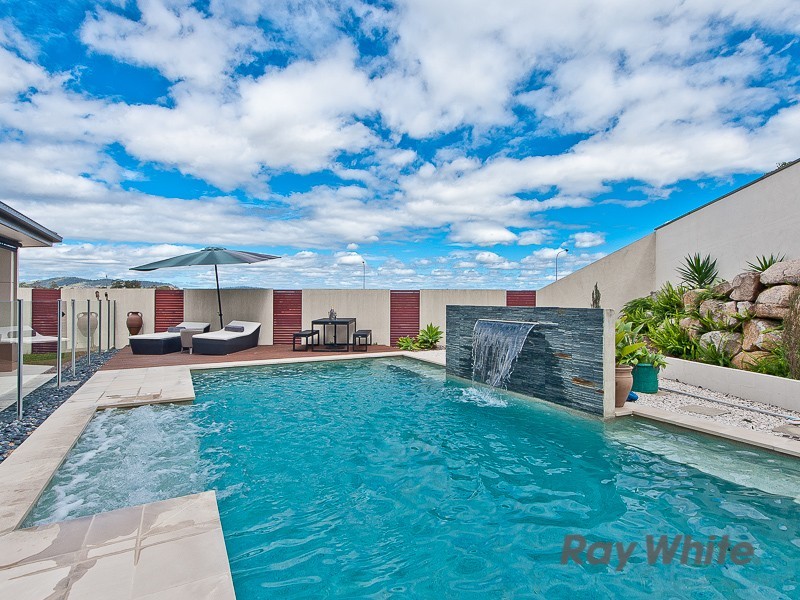 5 Quandong Crescent, Arana Hills QLD 4054