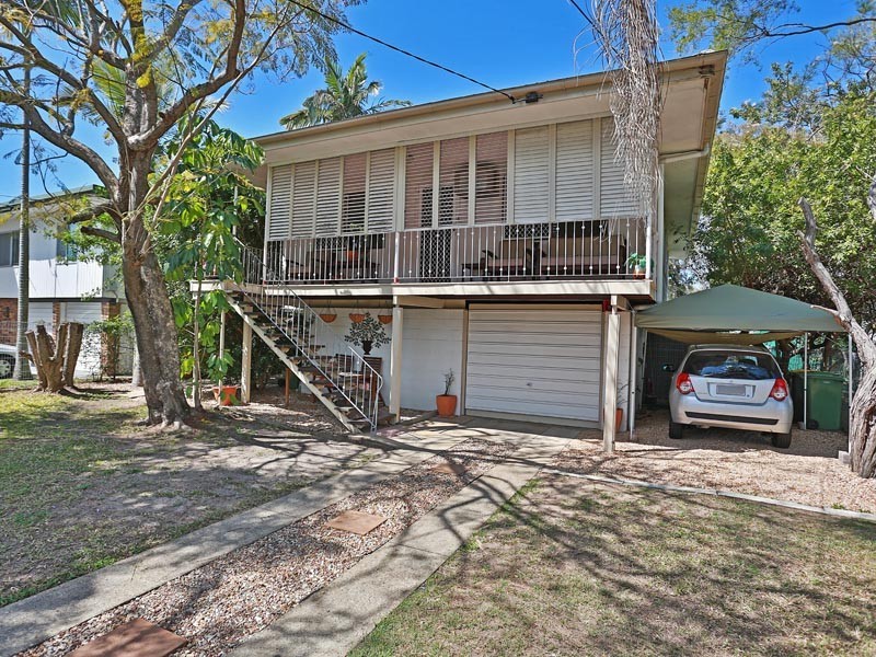 9 Wendy Crescent, Clontarf QLD 4019