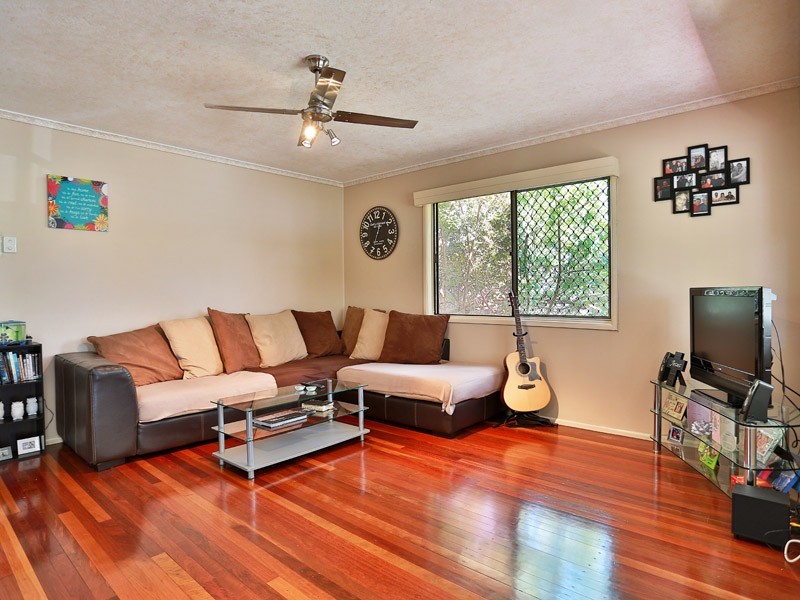 9 Wendy Crescent, Clontarf QLD 4019