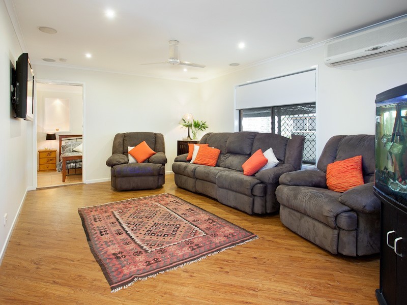 16 Doonside Parade, Brendale QLD 4500