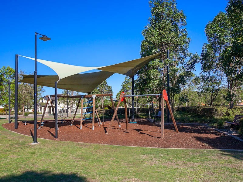 16 Foambark Street, North Lakes QLD 4509