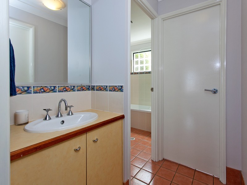 5 Monica Court, Eatons Hill QLD 4037