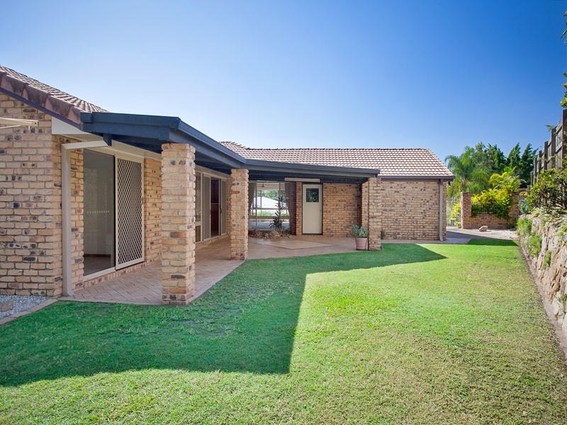 4 Pine Bark Court, Albany Creek QLD 4035