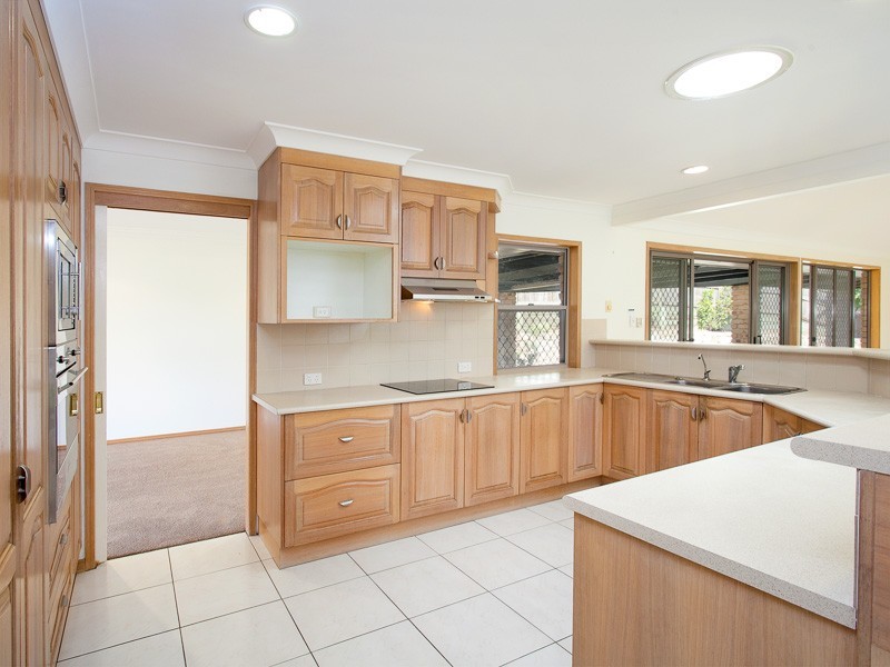 4 Pine Bark Court, Albany Creek QLD 4035