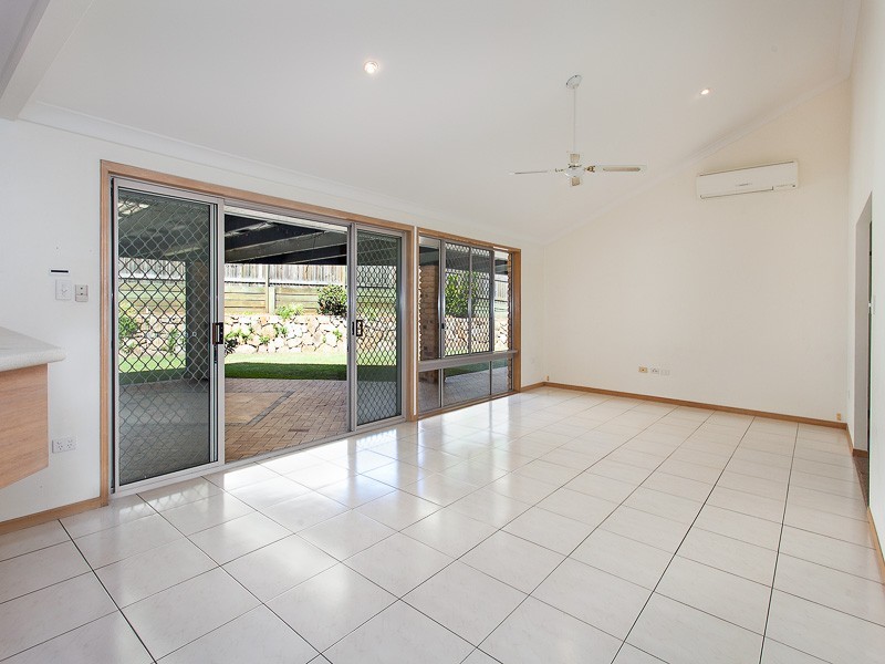 4 Pine Bark Court, Albany Creek QLD 4035