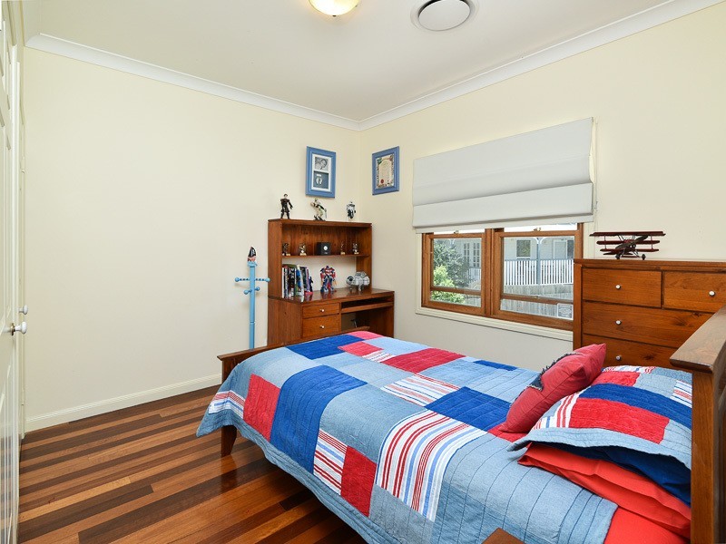 16 Zorina Court, Eatons Hill QLD 4037