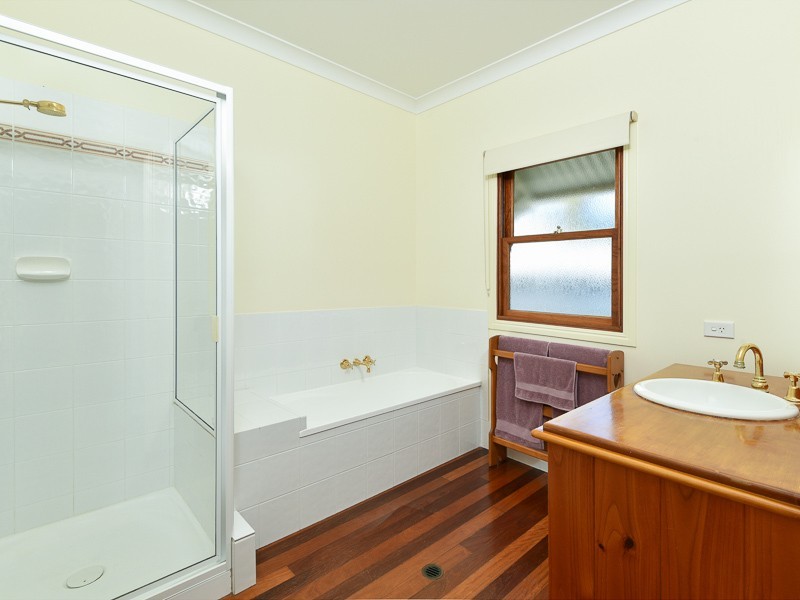 16 Zorina Court, Eatons Hill QLD 4037