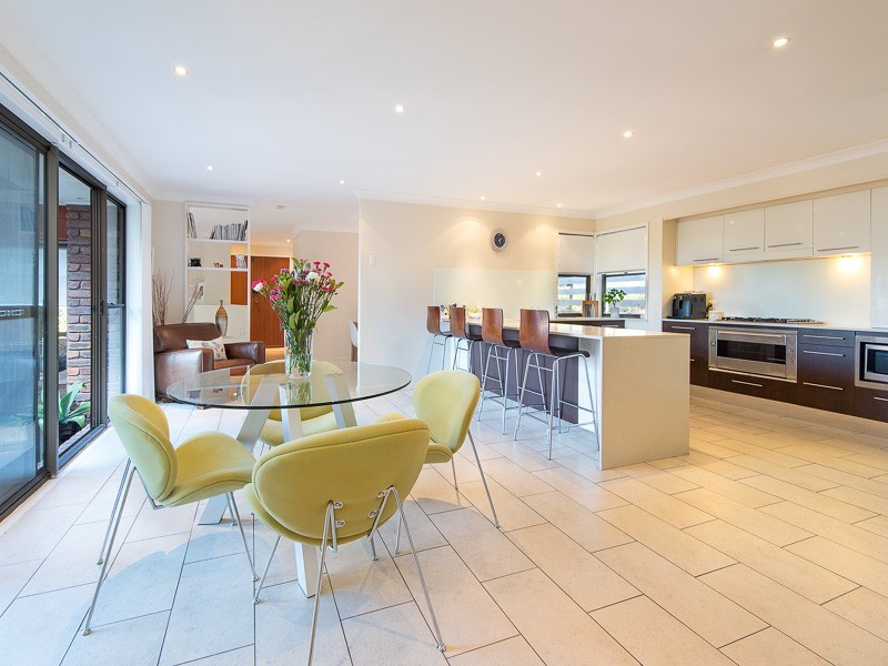 64 Collins Road, Everton Hills QLD 4053