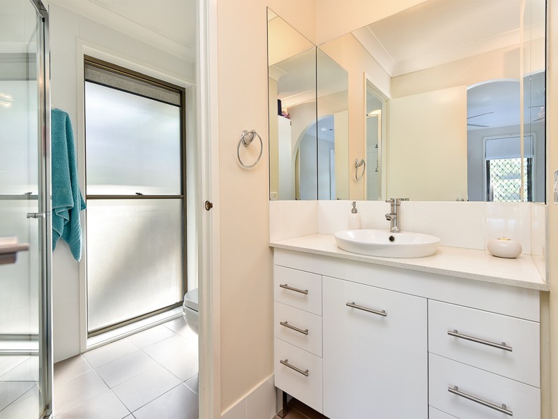 64 Collins Road, Everton Hills QLD 4053