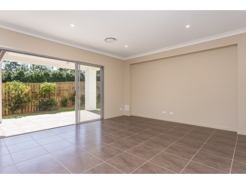 2 Outlook Crescent, Bridgeman Downs QLD 4035