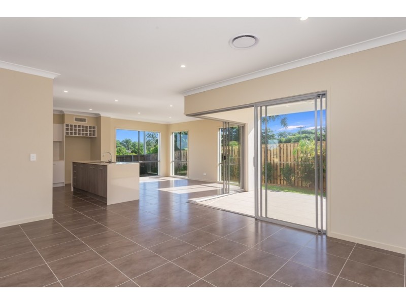 2 Outlook Crescent, Bridgeman Downs QLD 4035