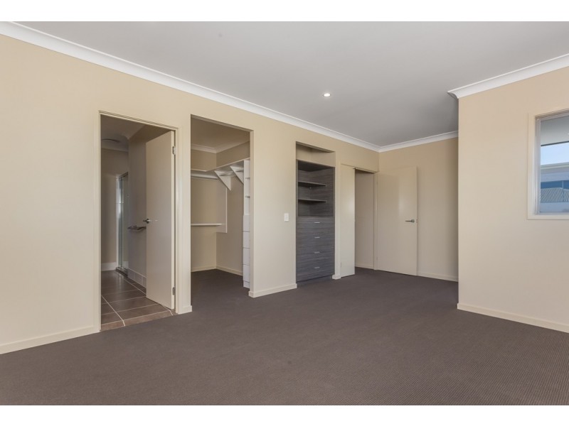 2 Outlook Crescent, Bridgeman Downs QLD 4035