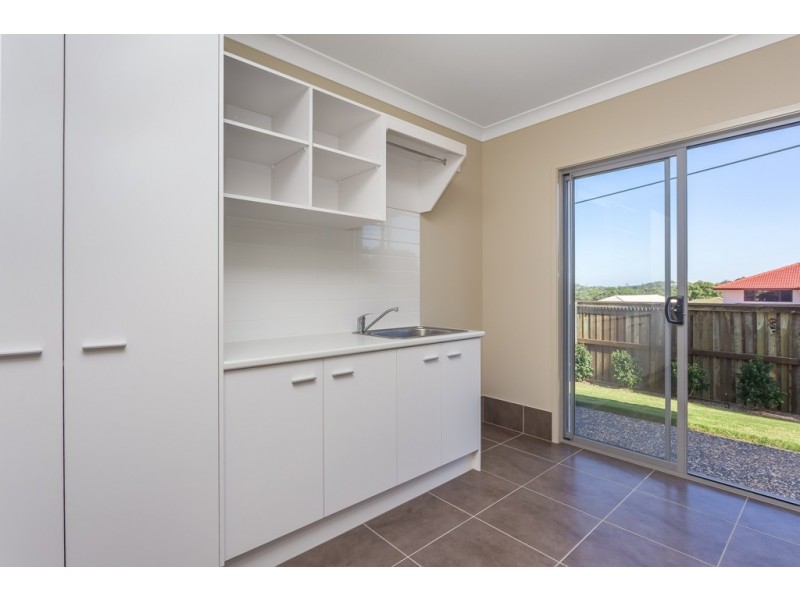 2 Outlook Crescent, Bridgeman Downs QLD 4035