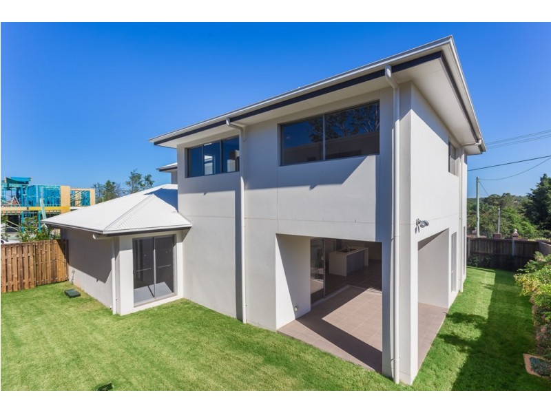 2 Outlook Crescent, Bridgeman Downs QLD 4035