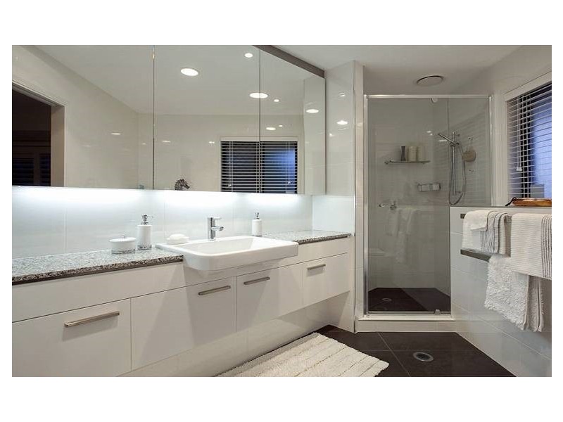 13 Whipbird Court, Cashmere QLD 4500