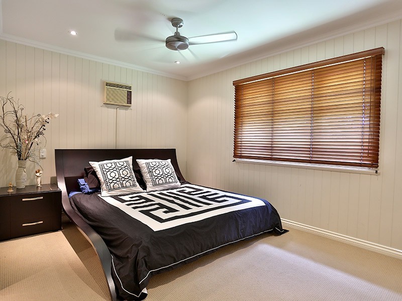 8 Shelgate Street, Chermside West QLD 4032