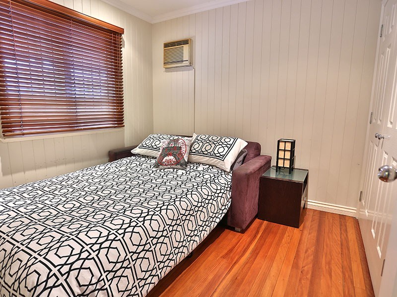 8 Shelgate Street, Chermside West QLD 4032