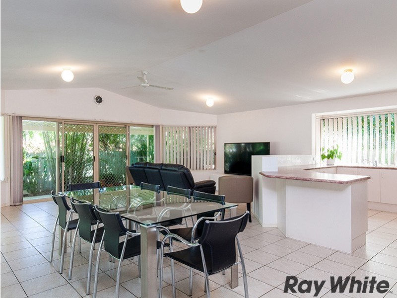 27 Goldberg Place, Bridgeman Downs QLD 4035