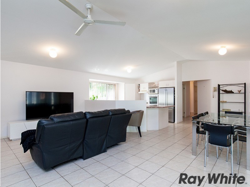 27 Goldberg Place, Bridgeman Downs QLD 4035