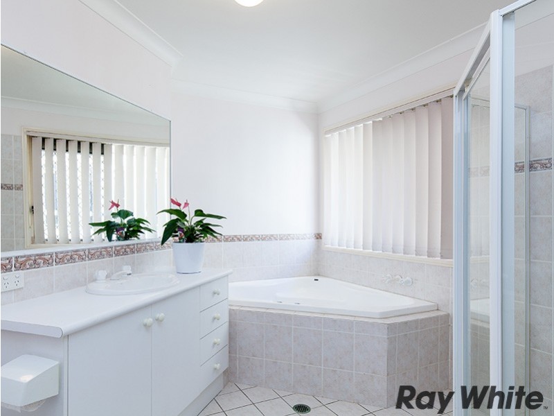 27 Goldberg Place, Bridgeman Downs QLD 4035
