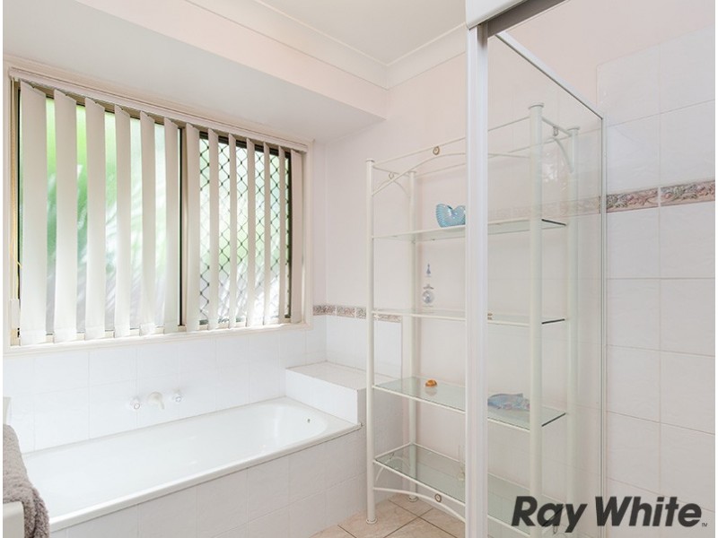 27 Goldberg Place, Bridgeman Downs QLD 4035