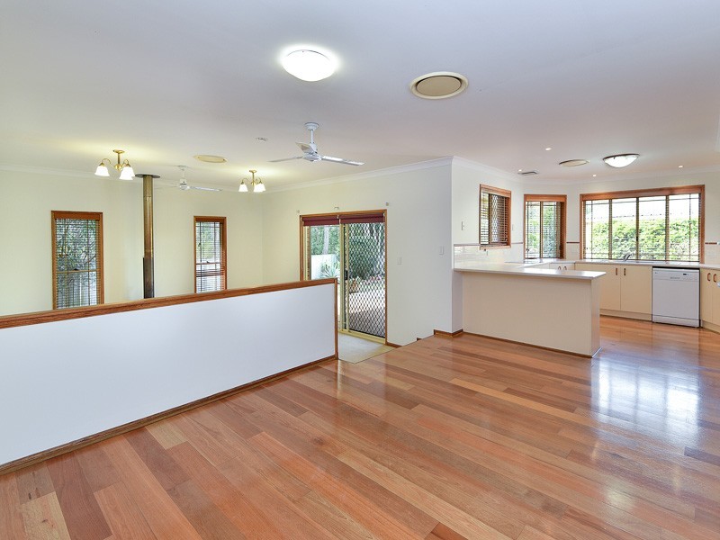 15 Glenside Place, Bridgeman Downs QLD 4035