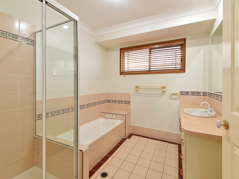 15 Glenside Place, Bridgeman Downs QLD 4035